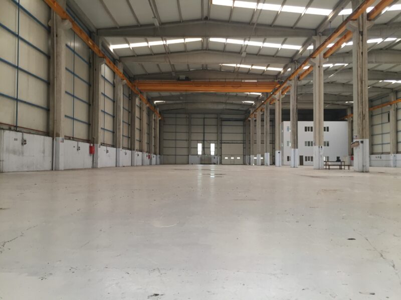 DİLOVASI OSB’DE 7.400 M² 8 ADET VİNÇLİ FABRİKA “BURADA”